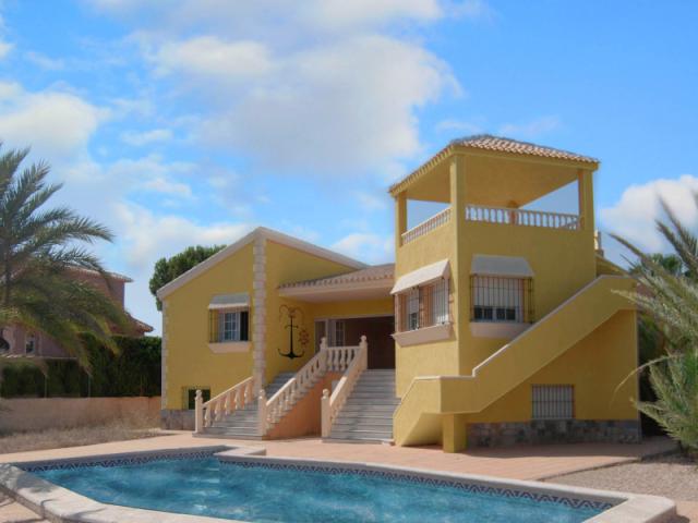Chalet/Villa for Sale in La Manga Del Mar Menor